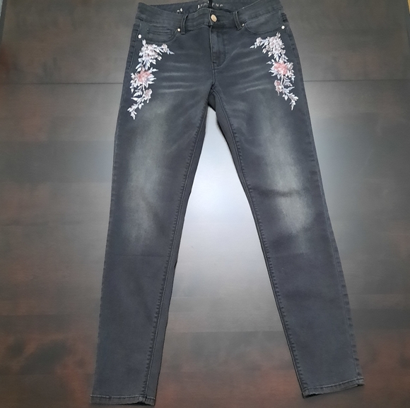 White House Black Market Denim - WHBM Floral Embroidered Jeans
